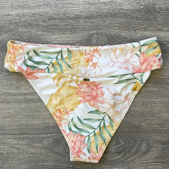 Rip Curl La Bonita Reversible Crop & Hi Waist Cheeky Bottom, bone - Picture 10 of 15